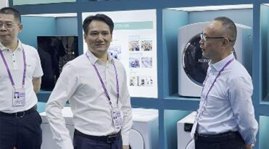 熱烈歡迎鶴山副市長親臨金環(huán)電器廣交會展位交流指導(dǎo) 熱烈歡迎鶴山副市長親臨金環(huán)電器廣交會展位交流指導(dǎo)